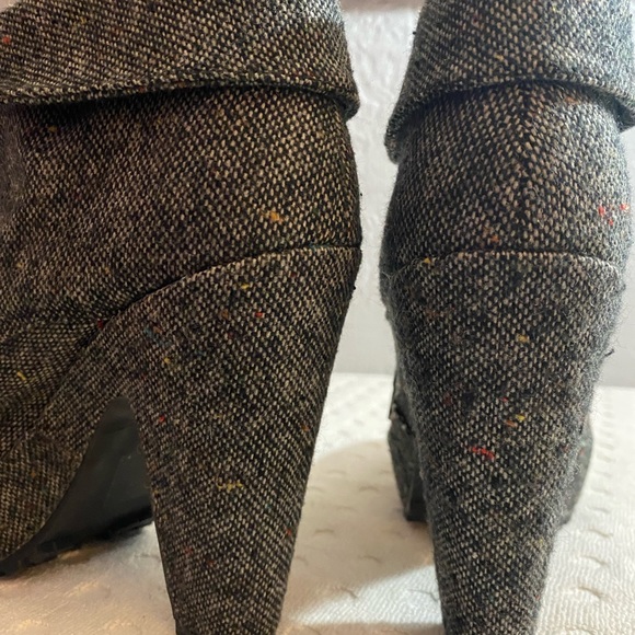 BLOWFISH Blowfish Womens Herringbone Platform Booties - Picture 7 of 16